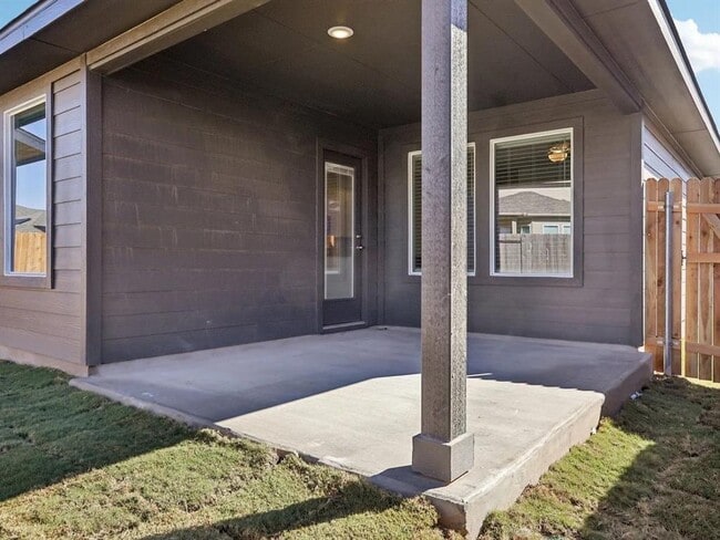 Building Photo - 486 El Capitan Lp