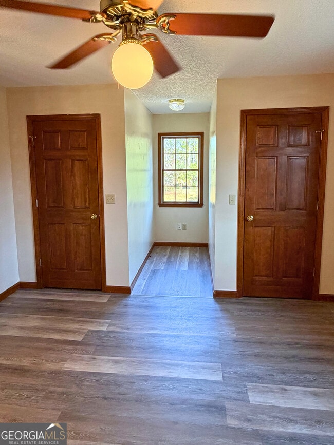 Building Photo - 1818 Union Carbide Rd