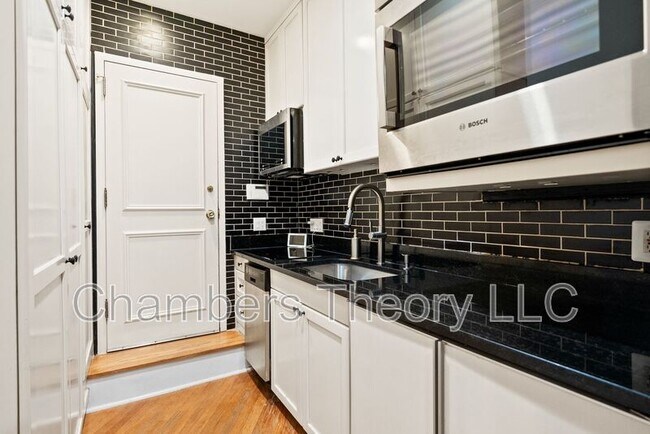 Building Photo - 2131 S St NW