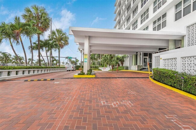 Building Photo - 4747 Collins Ave