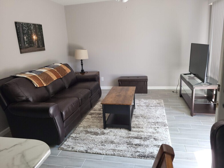 Building Photo - 2724 Arnold Tenbrook Ct