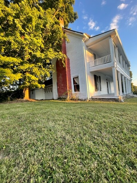 Building Photo - 136 S Main St