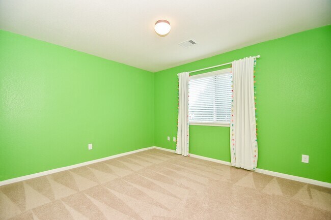 Building Photo - 2135 Waterford Park St