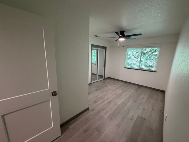 Building Photo - 7330 Stratford Pl