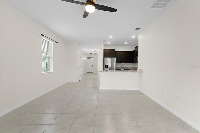 Building Photo - 5420 Sunshine Dr