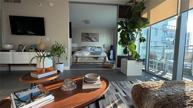 Building Photo - 92 SW 3rd St