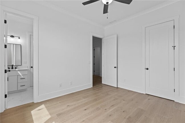 Building Photo - 6120 Hutchins Dr