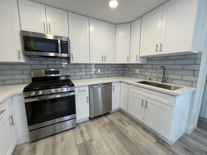 Building Photo - 345-379 Cedar St