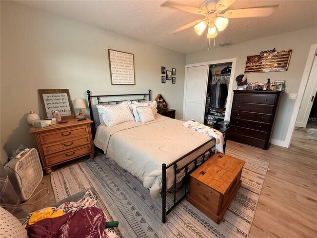 Building Photo - 360 Palm Cir