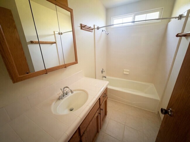 Building Photo - 398 Corrida Dr