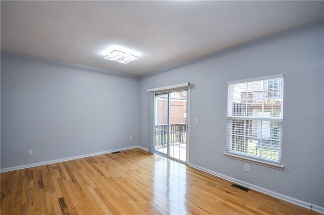 Building Photo - 2201 Landing Walk Dr