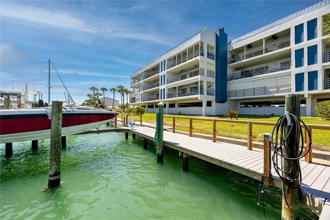 Building Photo - 363 Pinellas Bayway S