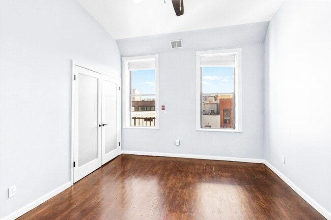 Building Photo - 129 Willow Ave