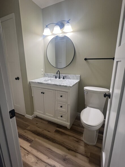 Building Photo - 4173 Sylvia Ln S