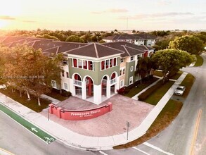 Building Photo - 10902 NW 83rd St
