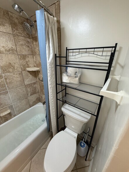 Building Photo - 1271 Poplar Ave