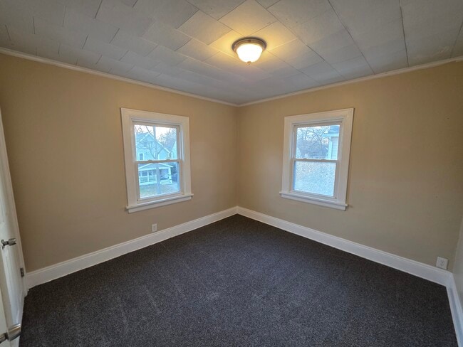 Building Photo - 423 Cypress Ave