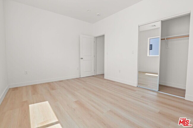 Building Photo - 1263 Browning Blvd