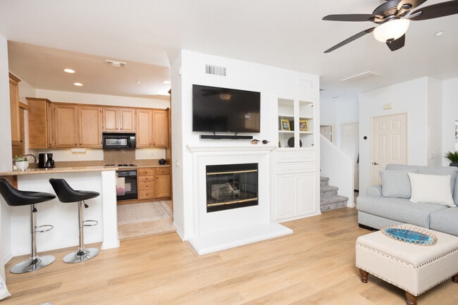 Building Photo - 2802 Bellezza Dr