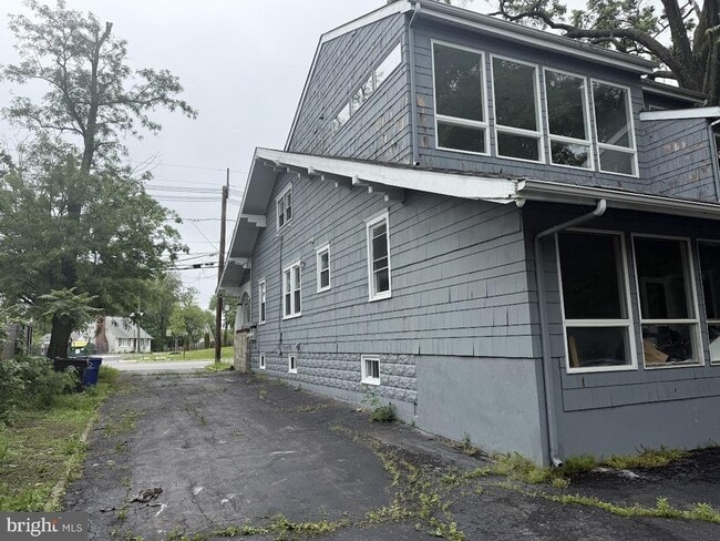 Building Photo - 178 Crosswicks Rd