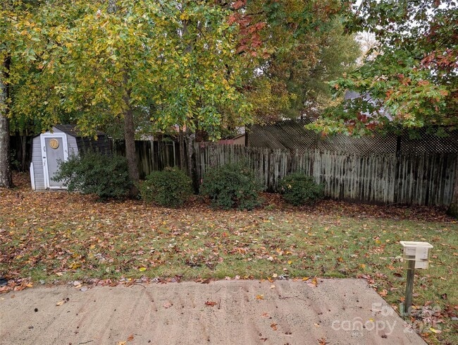 Building Photo - 3114 Pine Pointe St