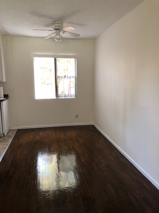 dining room - 7719 Hampton Ave