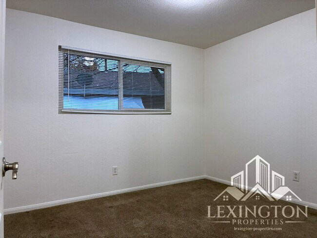Building Photo - Stunning, 2BD/1BA, Condo in the Villaggio Community off Madison Ave. and Auburn Blvd.!