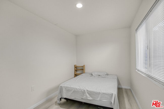 Building Photo - 7703 Baird Ave