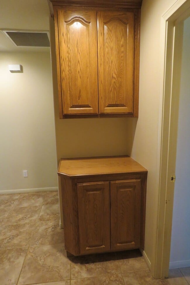 Building Photo - Beautiful 3/2 home in Friendly Hills!