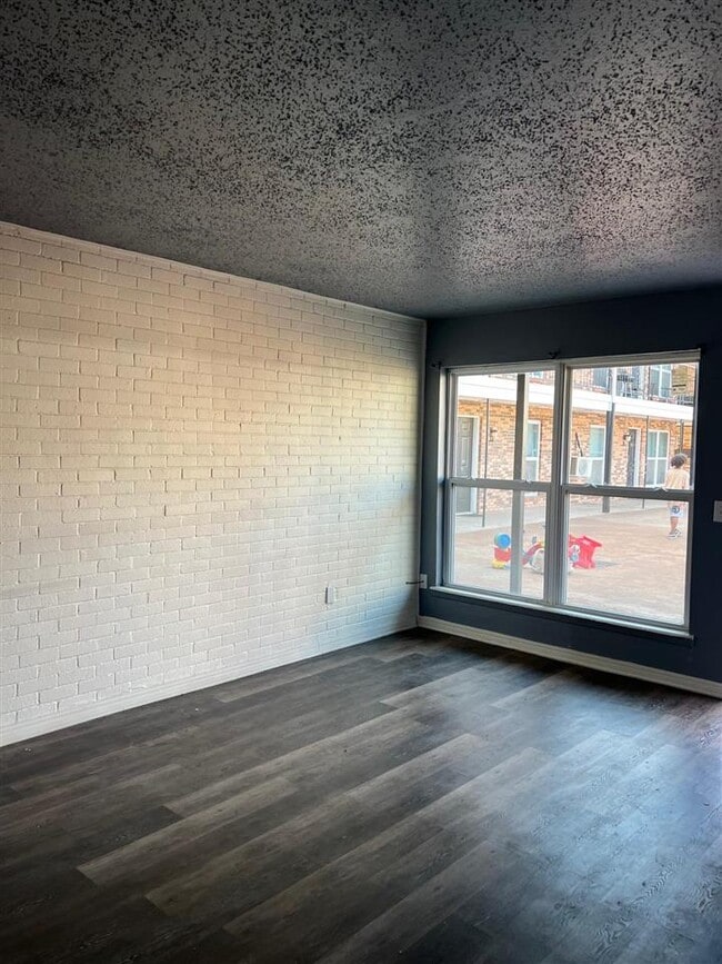 Building Photo - 2107 NW 38th St