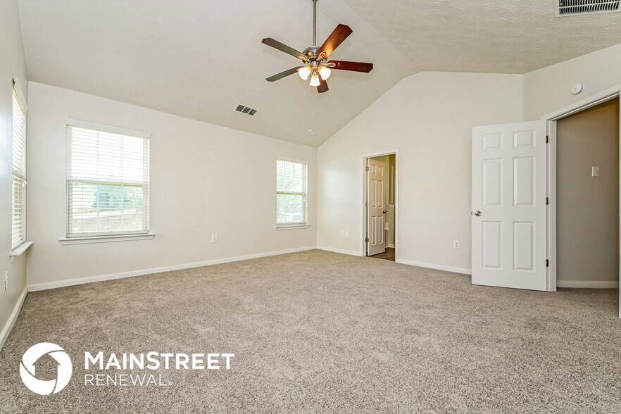 Building Photo - 2334 Silver Maple Cir