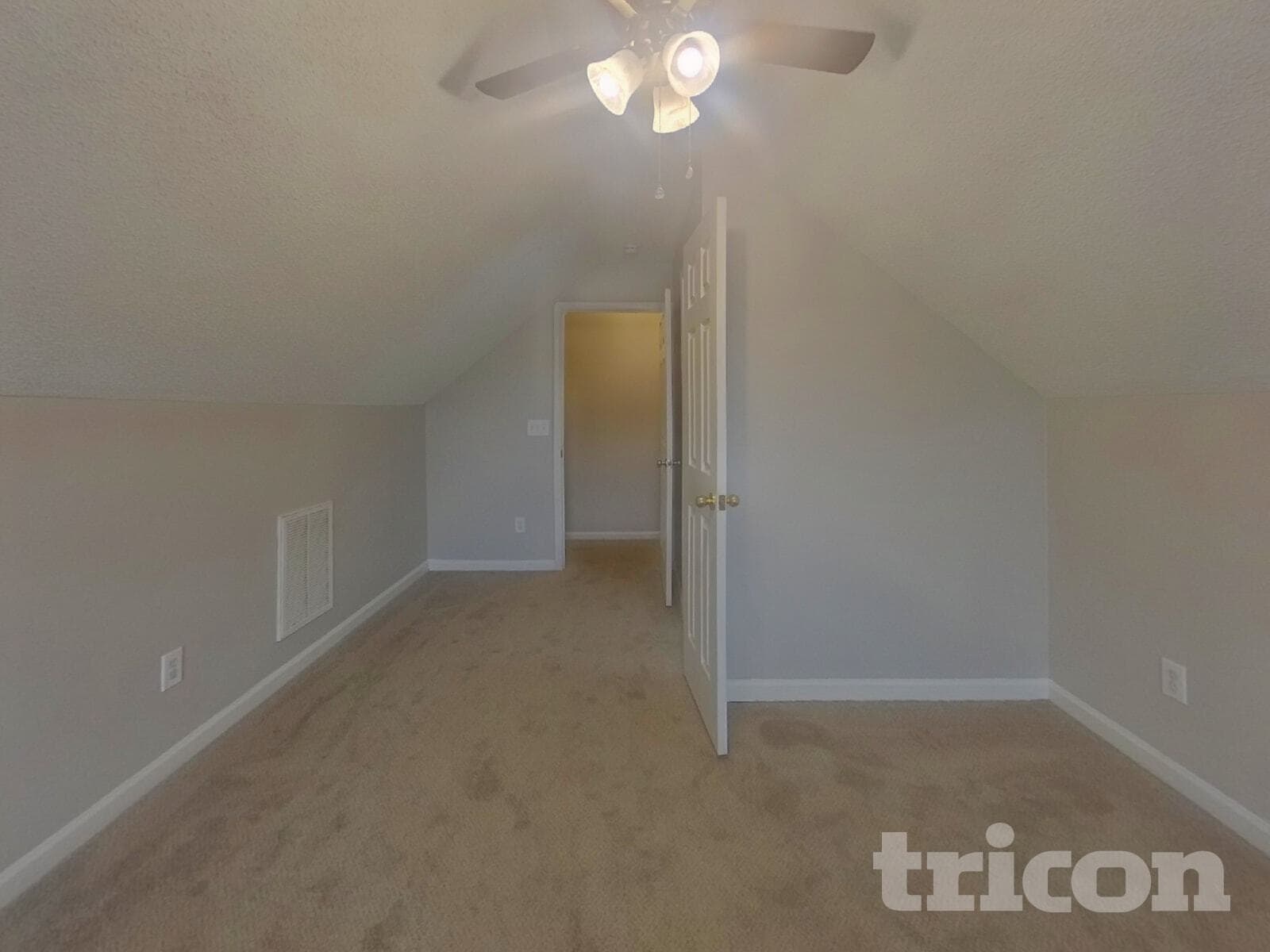 Building Photo - 608 Cottontail Ct N