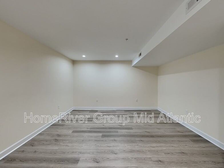 Building Photo - 16475 Kramer Estate Dr