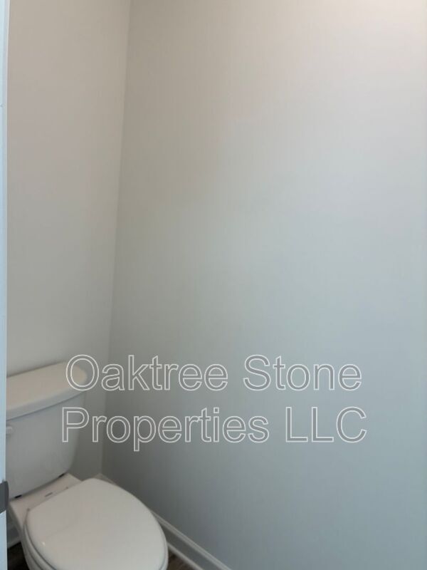 Building Photo - 3378 Skyland Dr