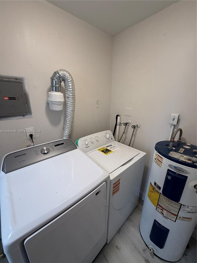 Building Photo - 921 SW 74th Terrace