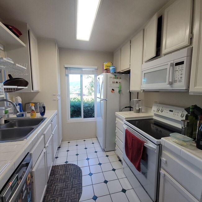 Building Photo - Stylish 2 Bed / 2 Bath in Prime San Marcos Location – Resort-Style Amenities!