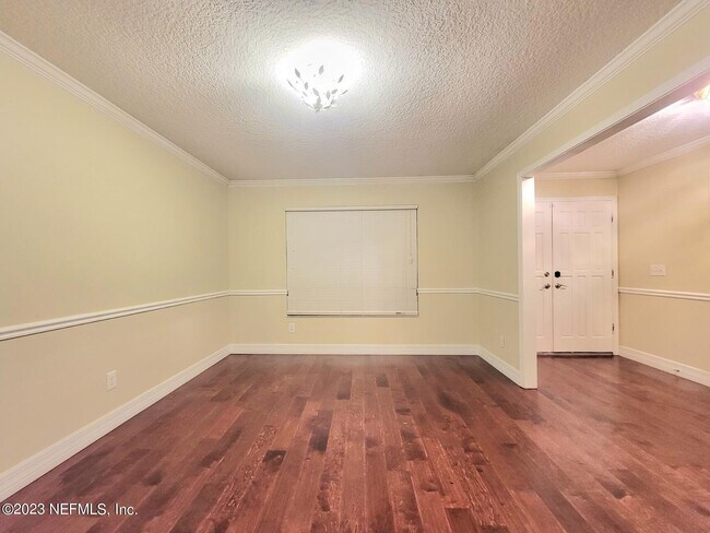 Building Photo - 11640 Wellington Way