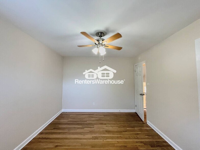 Building Photo - 1121 Sherry Ave