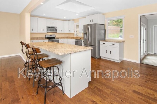 Building Photo - 840 Valentine View
