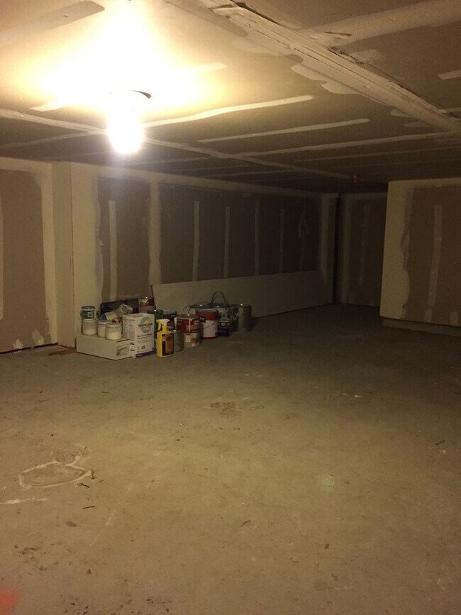 Building Photo - 4057 Crandall Cir
