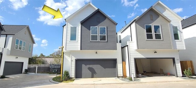 Building Photo - 316 Cyclamen St
