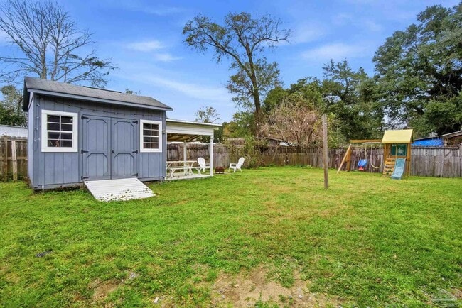 Building Photo - 3750 Martin St