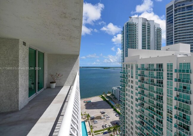 Building Photo - 1200 Brickell Bay Dr