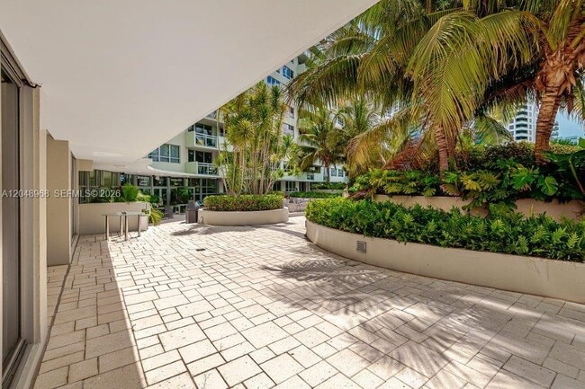 Building Photo - 1500 Bay Rd