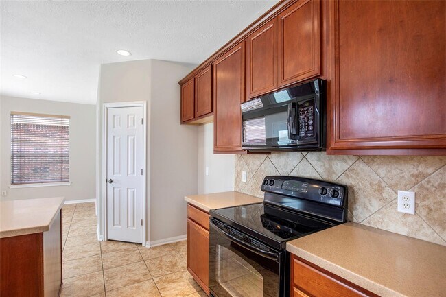 Building Photo - 7031 Ballinger Ridge Ln