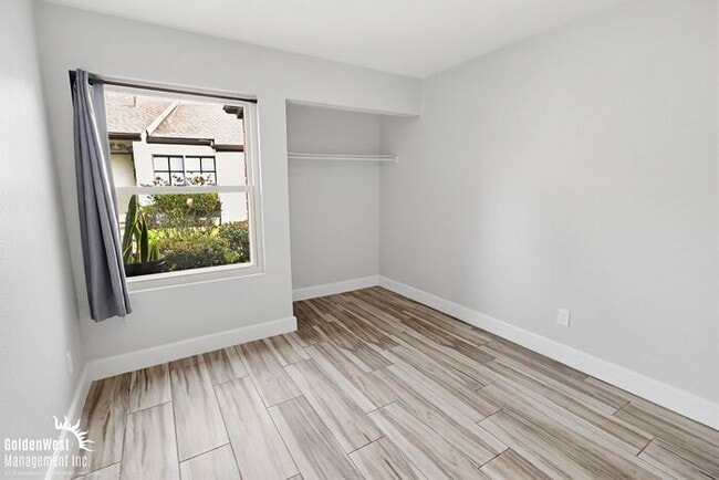 Building Photo - Stunning 3Bdm 2Ba Home with Fenced Patio and 2-Car Garage in San Diego