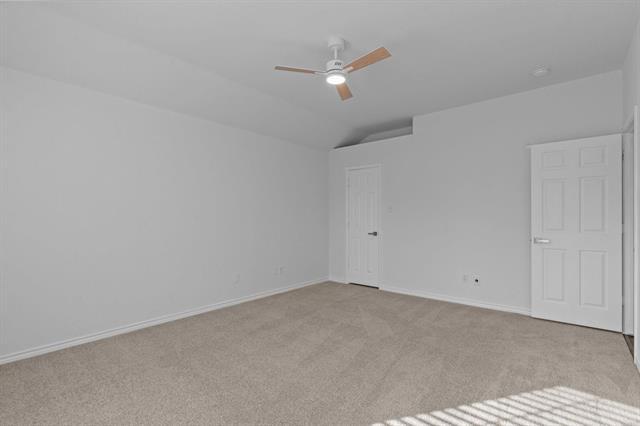 Building Photo - 6814 Silver Lake Dr