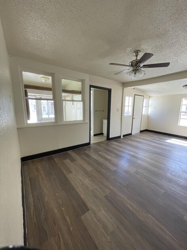 Building Photo - 3215 Wyoming Ave