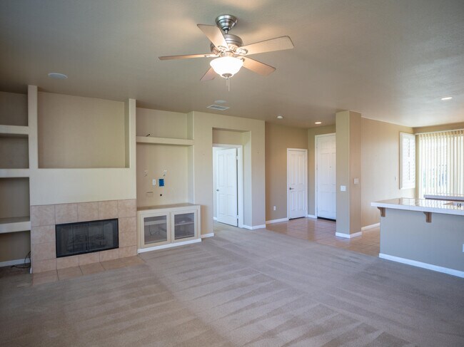 Building Photo - 42222 Revere St