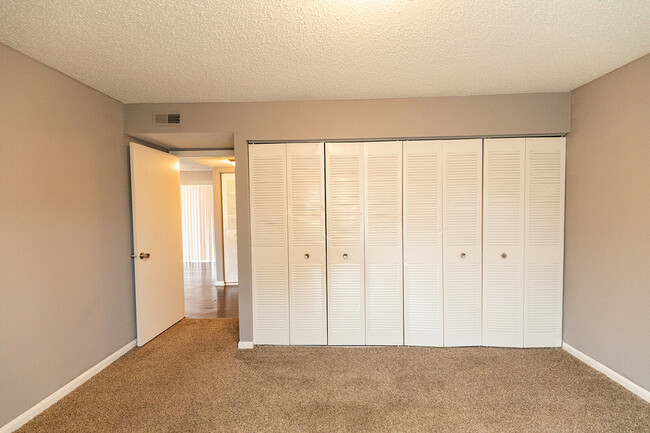 Room - Hillcrest Townhomes